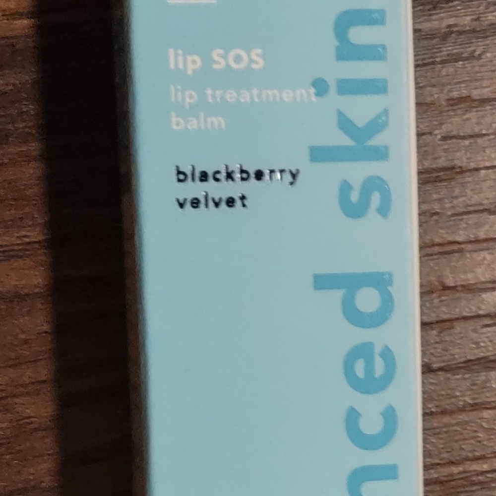 BNIB TULA Lip SOS Treatment Balm in Blackberry Velvet